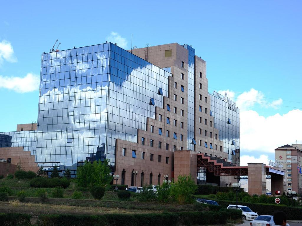 Chinggis Khaan Hotel Ulaanbaatar Exterior photo