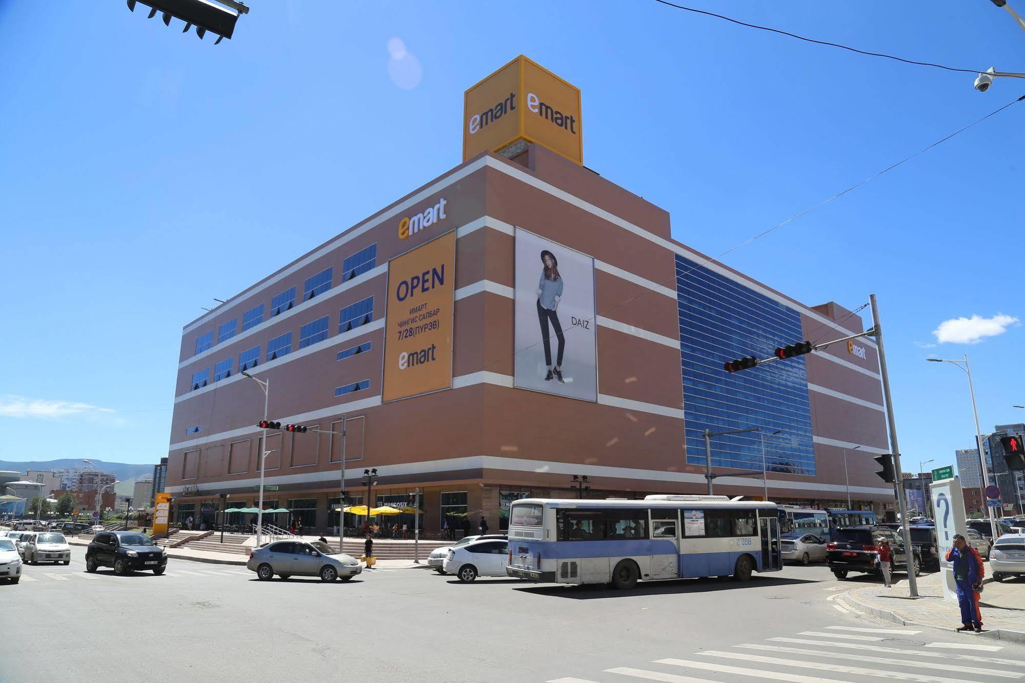 Chinggis Khaan Hotel Ulaanbaatar Exterior photo
